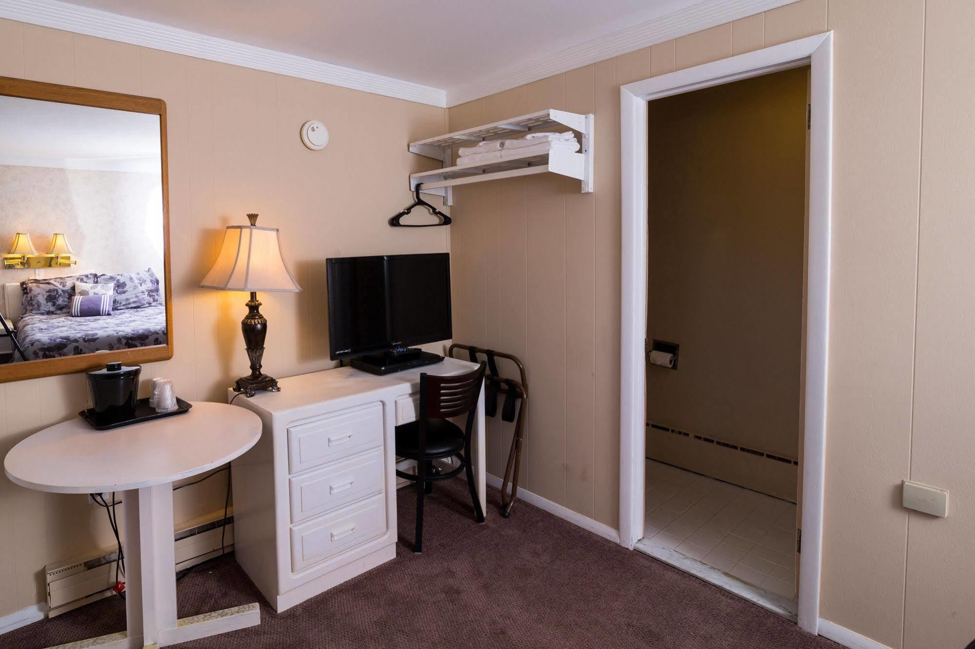Lake Harmony Inn Ngoại thất bức ảnh